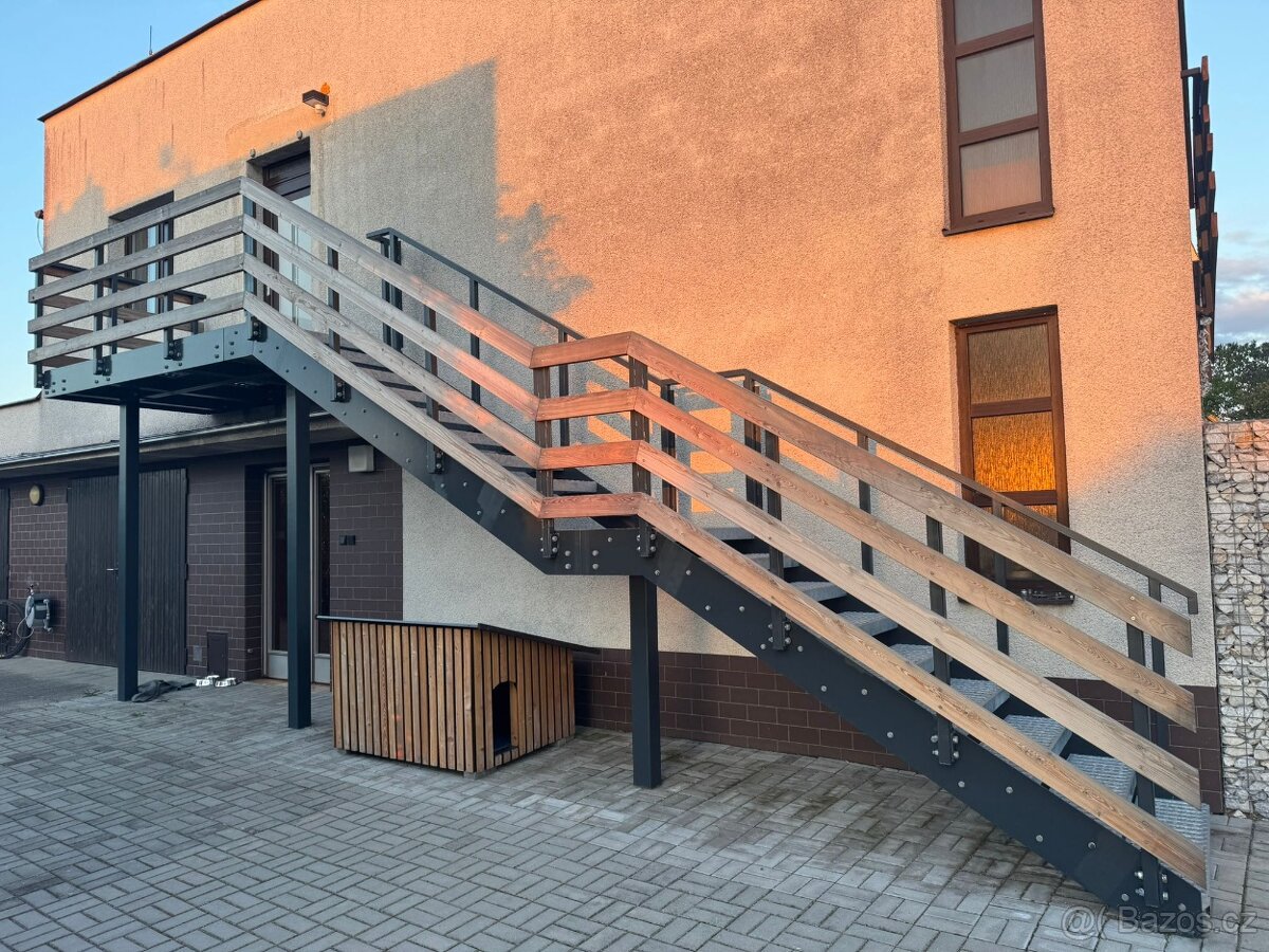 Ocelové schodiště