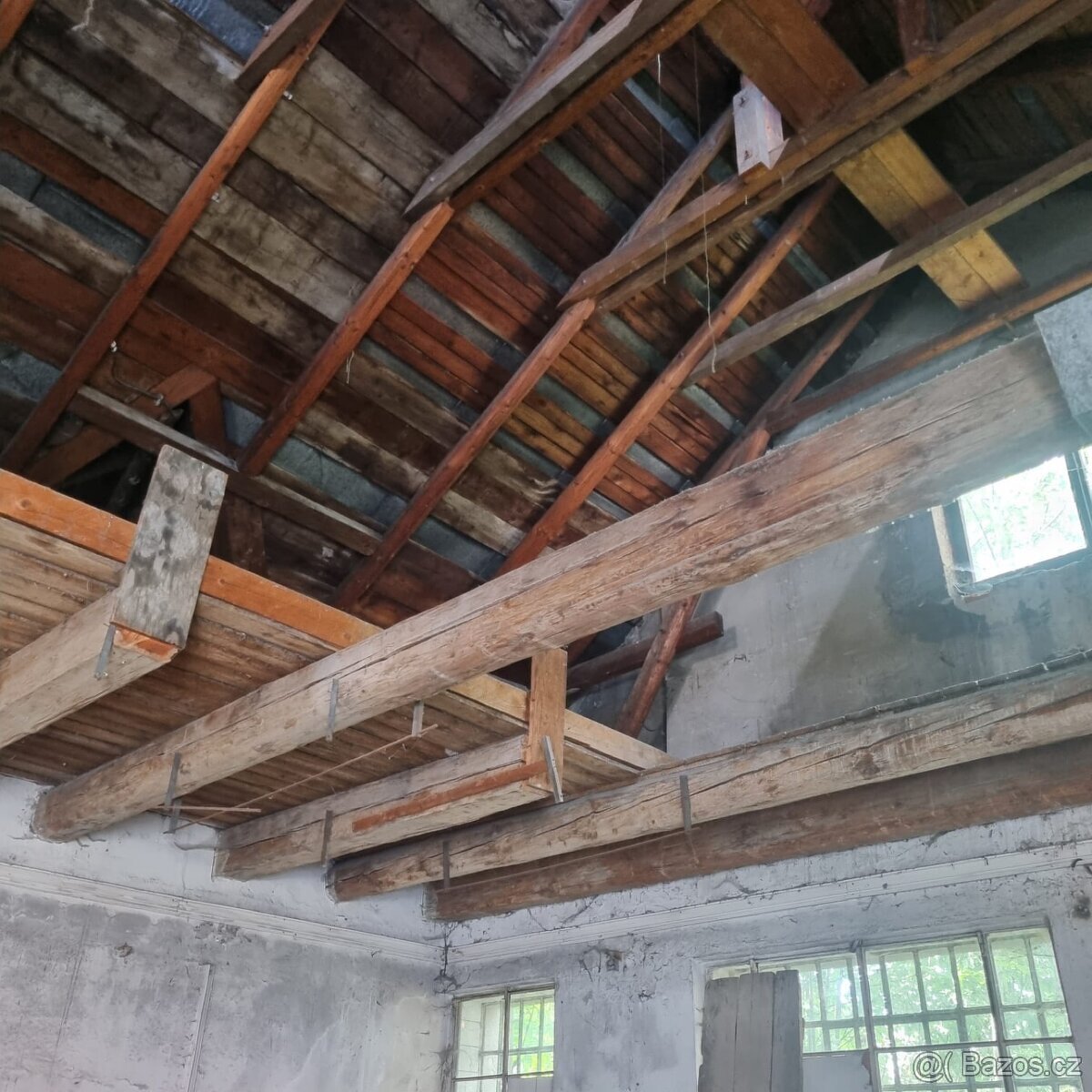 Prodám dřevěné trámy