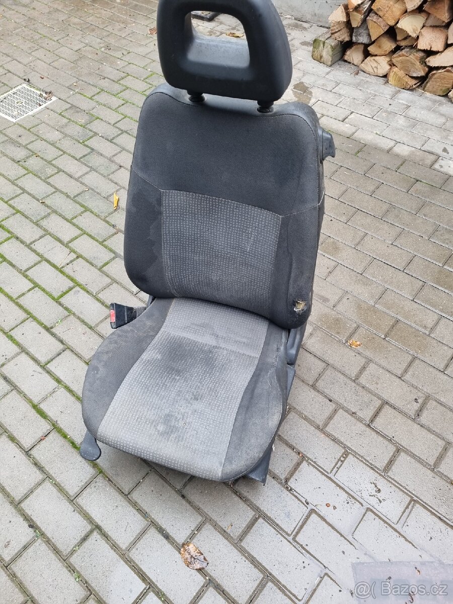 Sedadlo řidiče opel combo