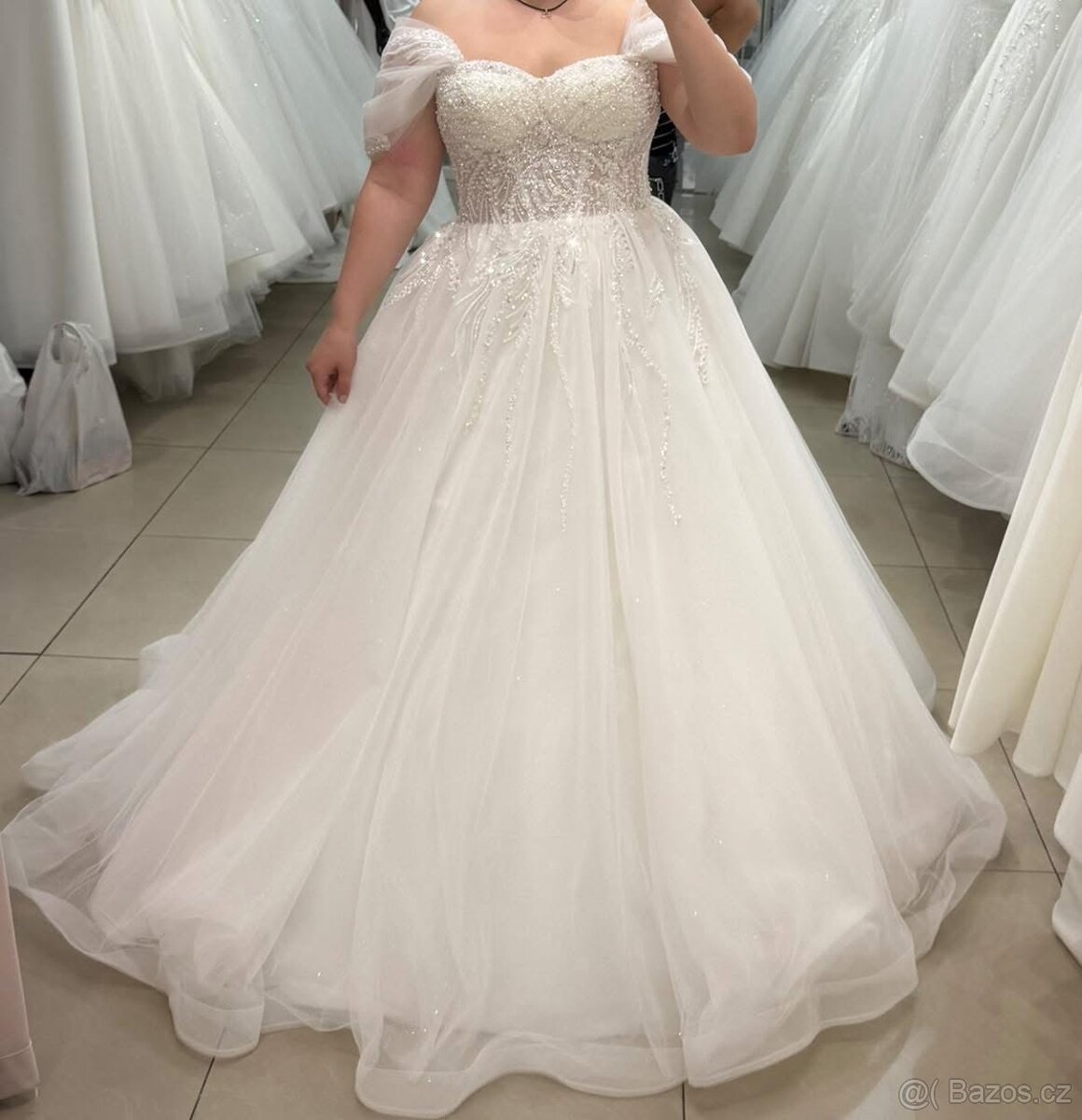 Svatební šaty