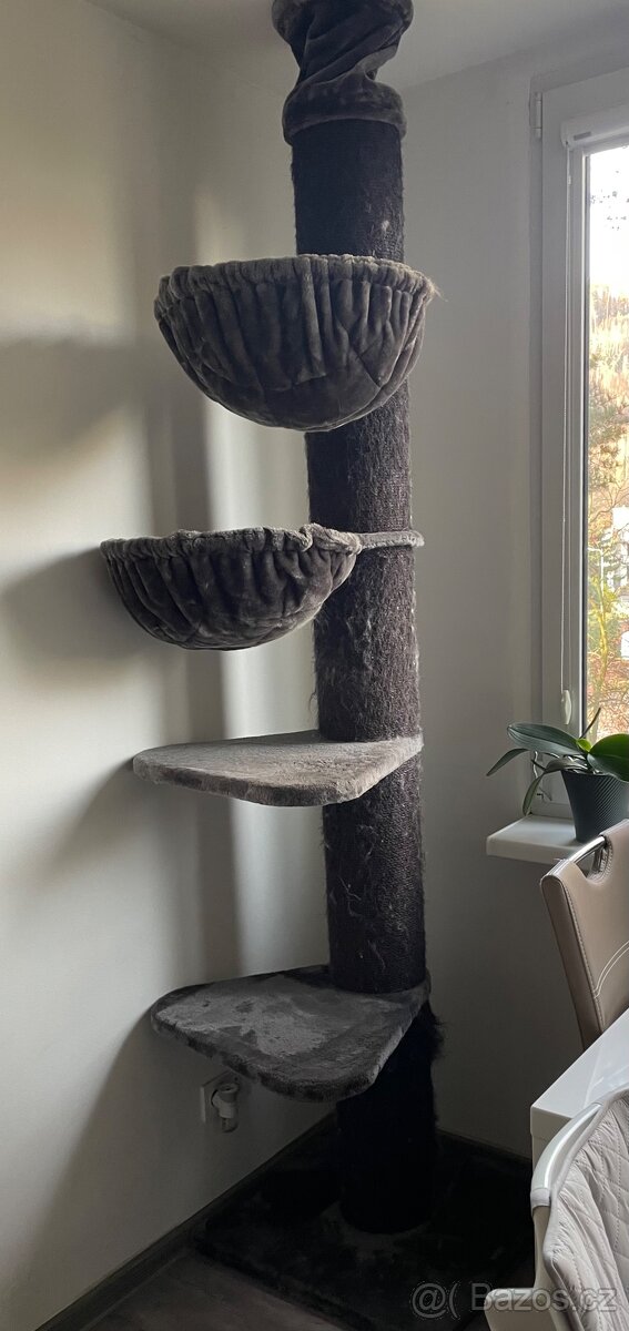 Škrabadlo pro velké kočky