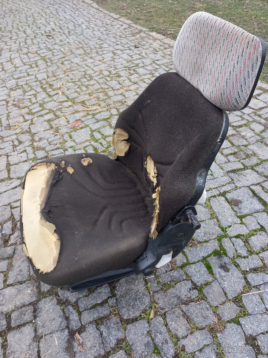 Sedačka do traktoru