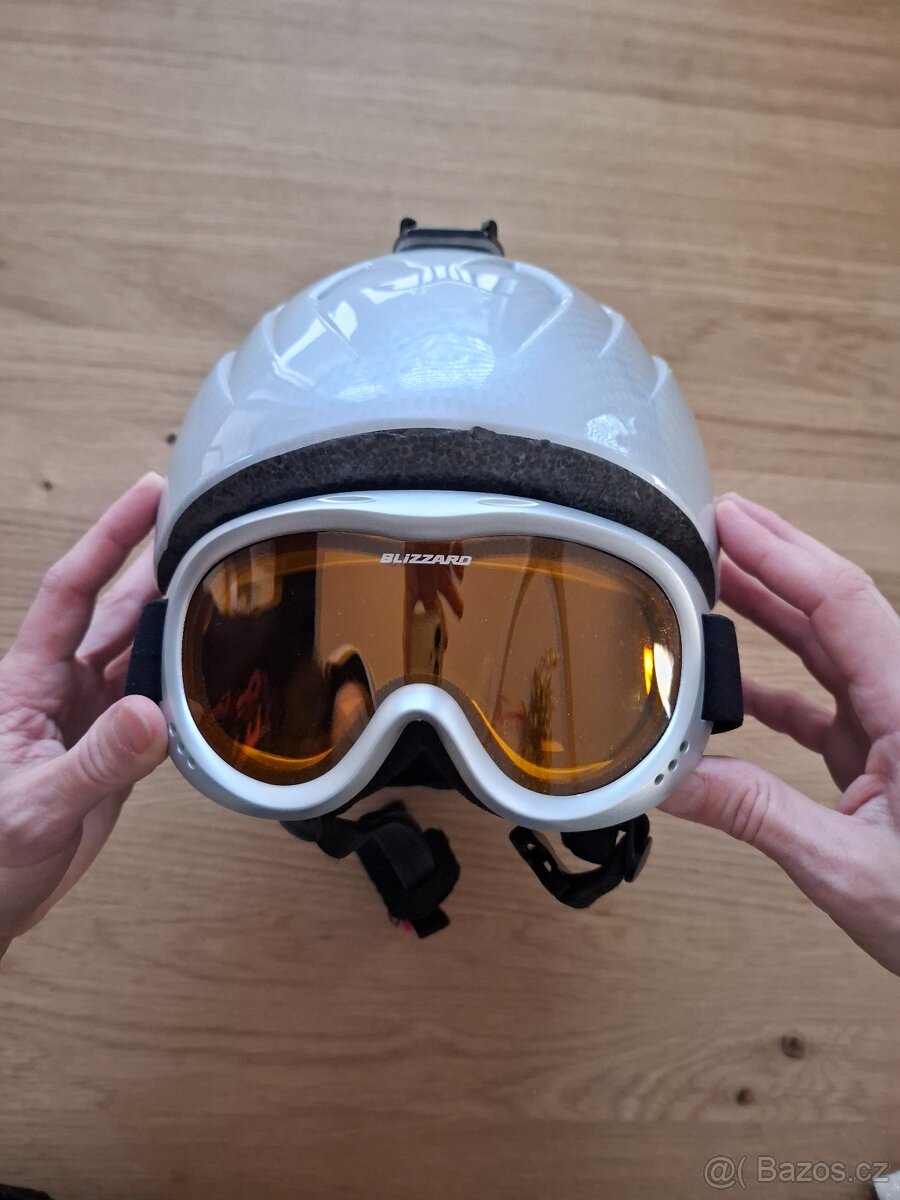 Lyžařská přilba, helma dětská a lyžařské brýle