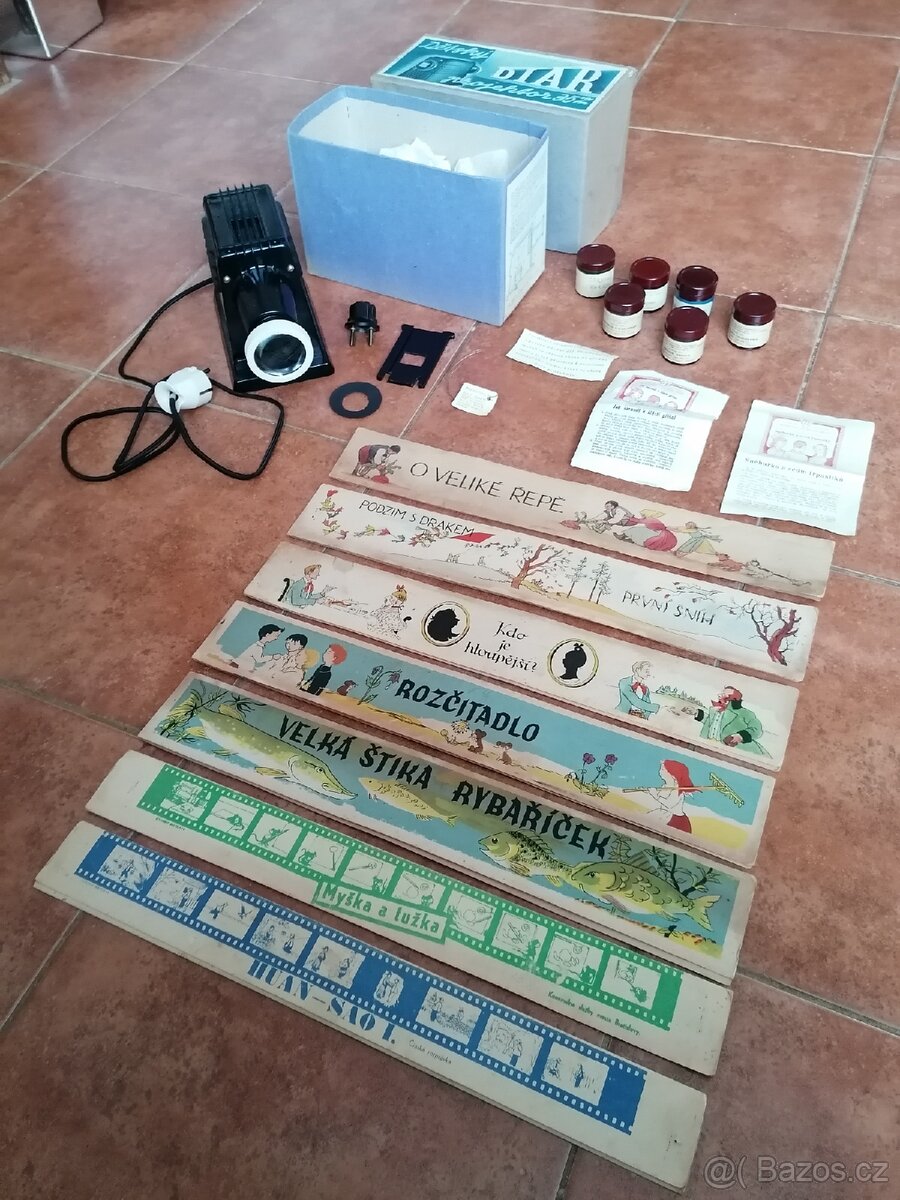 Dětská promítačka, diaprojektor .
