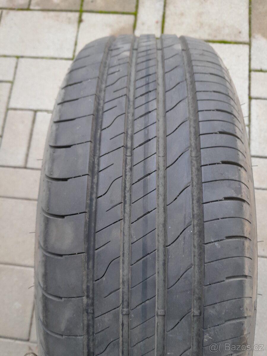 Letní pneu 205/60R16
