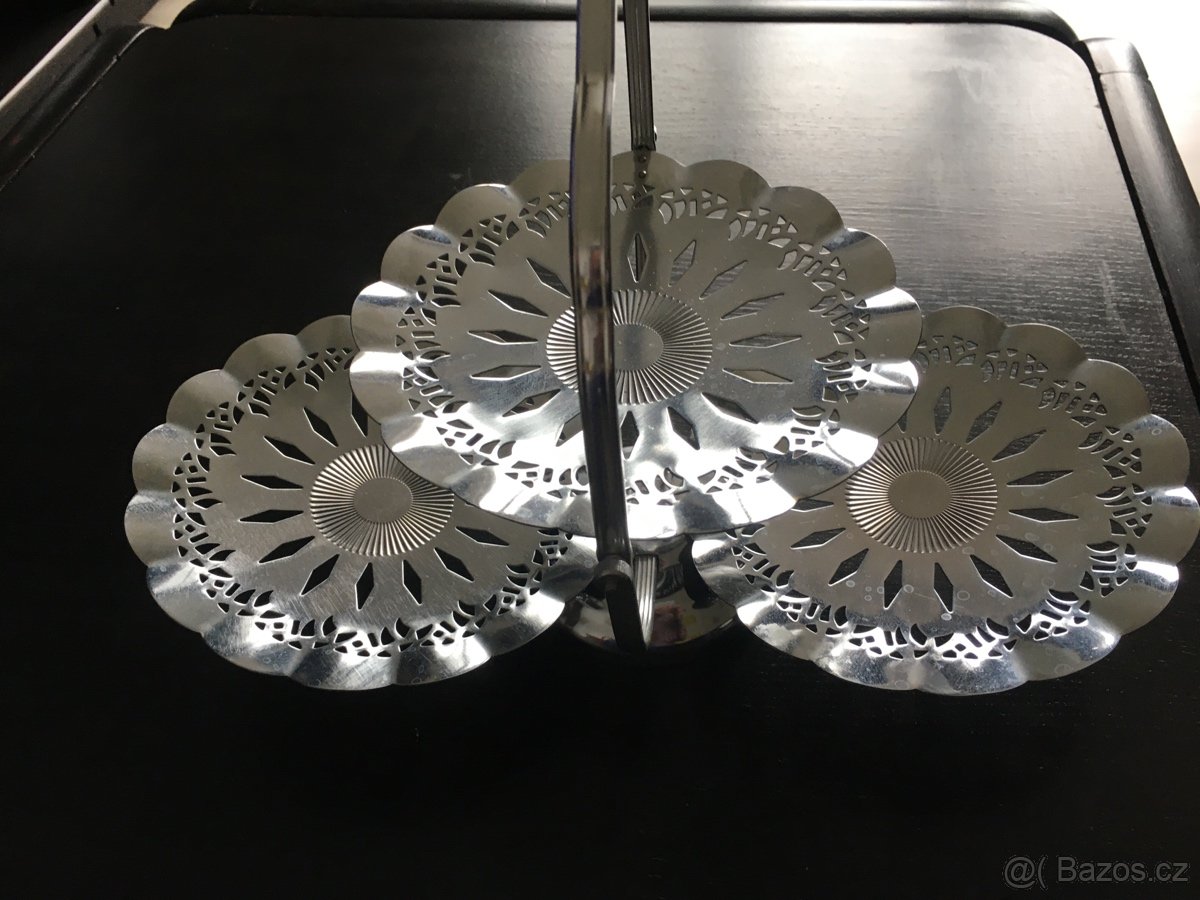 Rozkládací podnos.