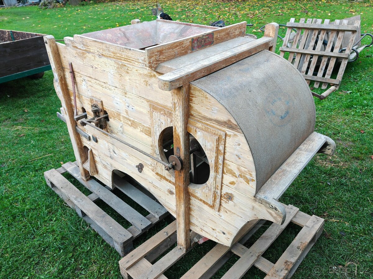 Nabízím historický fukar na obilí