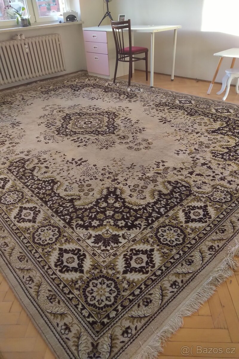 Prodám koberec 4x3 m