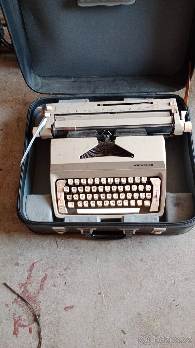 psací stroj