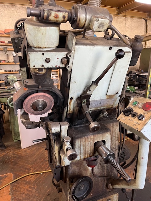 Bruska pilových kotoučů H.S.