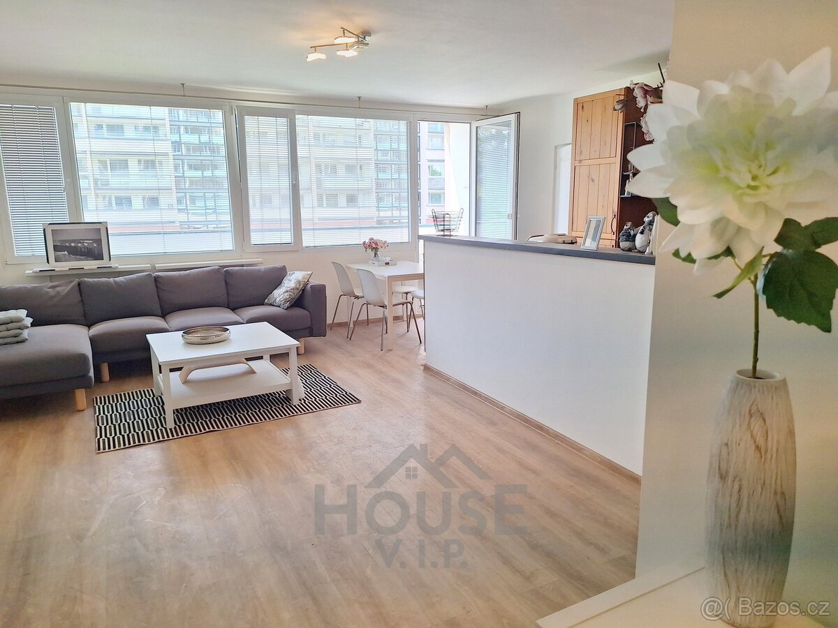 4-room apartment for rent · 107 m² · Praha 10 — 1 611 €/mo