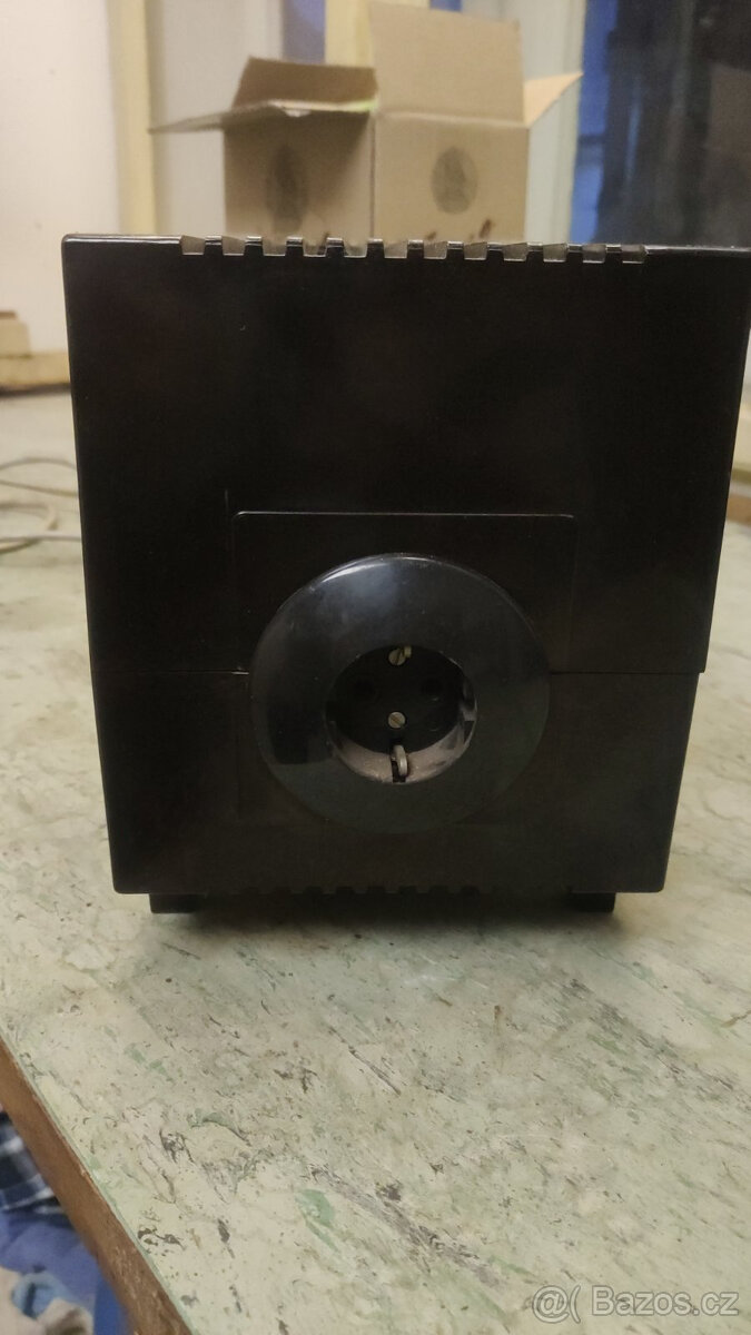 STABILIZÁTOR NAPĚTÍ 220V TGL-12347