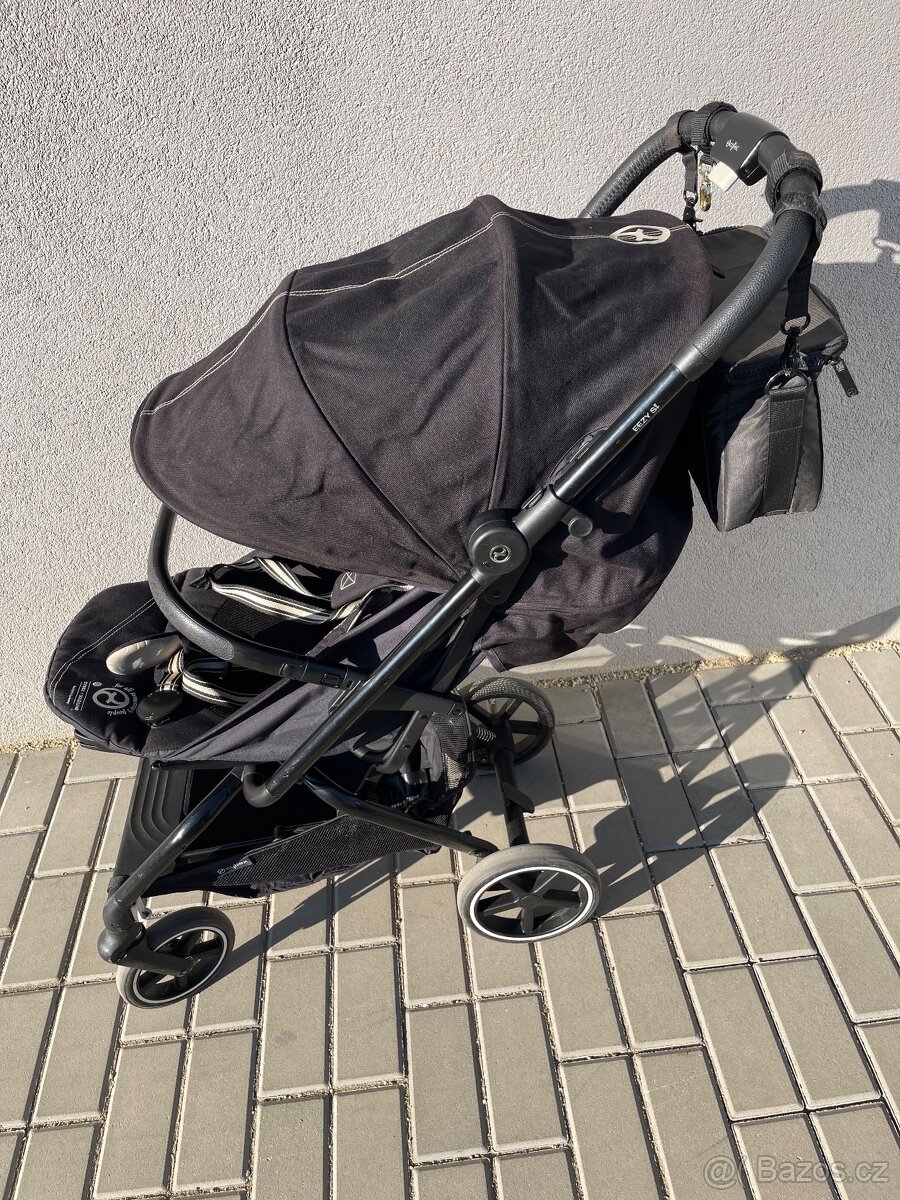 Cybex EEZY S2+