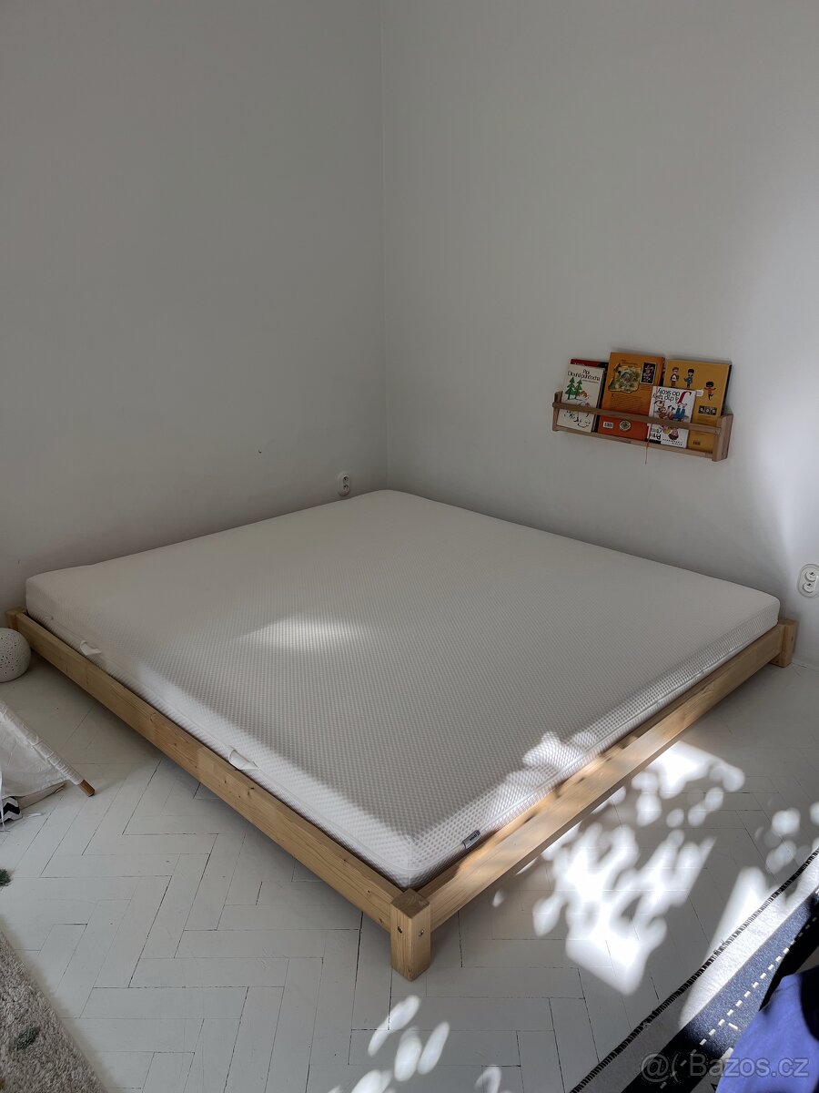 Postel japonského stylu / futon TATAMI s Ikea matrací Abygda