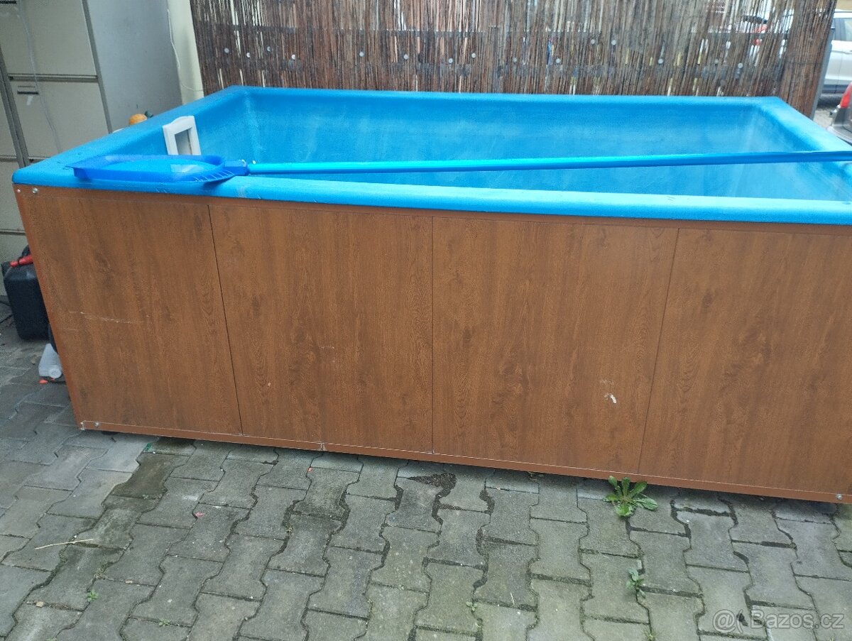 Bazén laminátovy