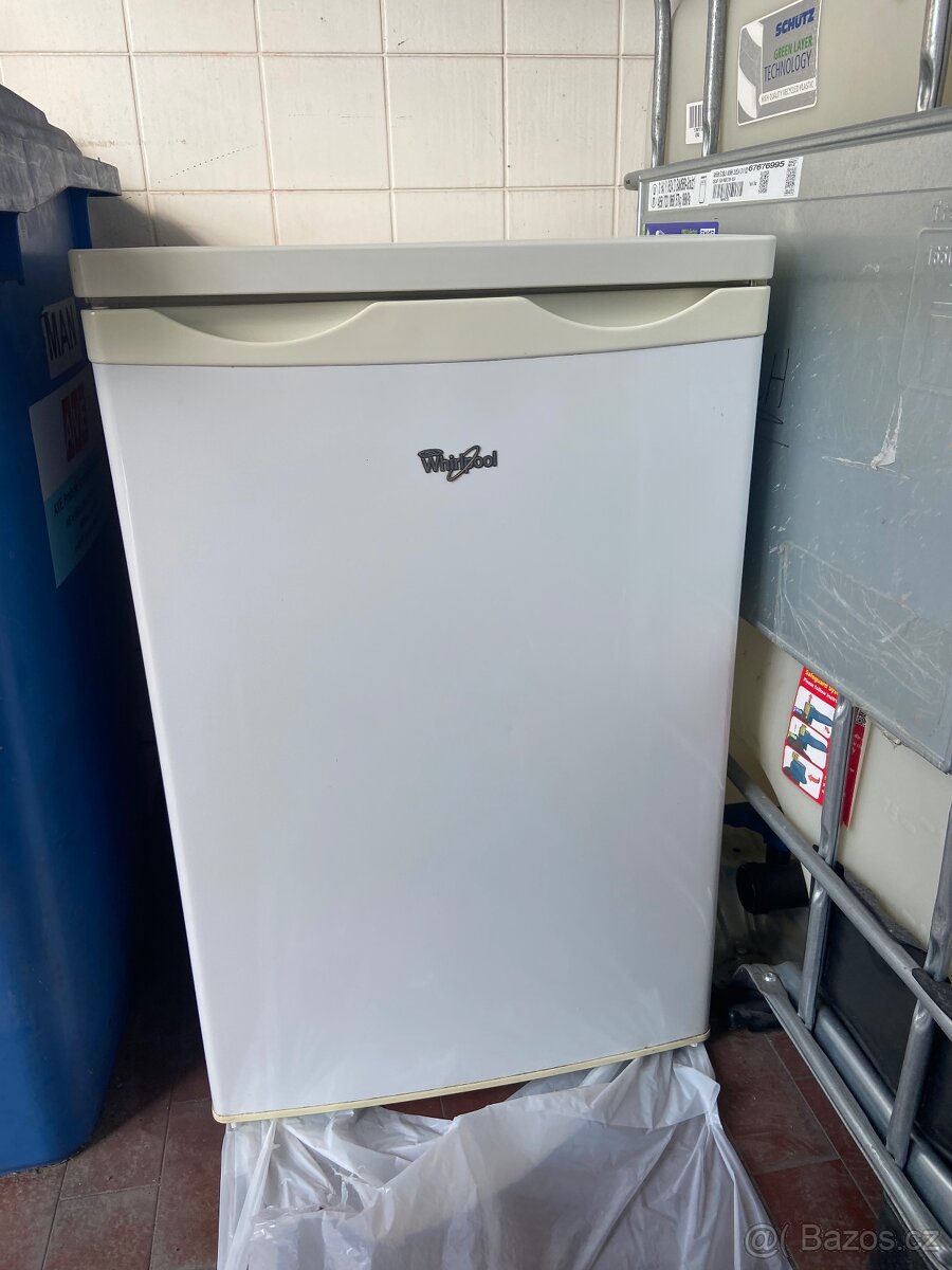 Lednice Whirlpool menší 50 litrů objem