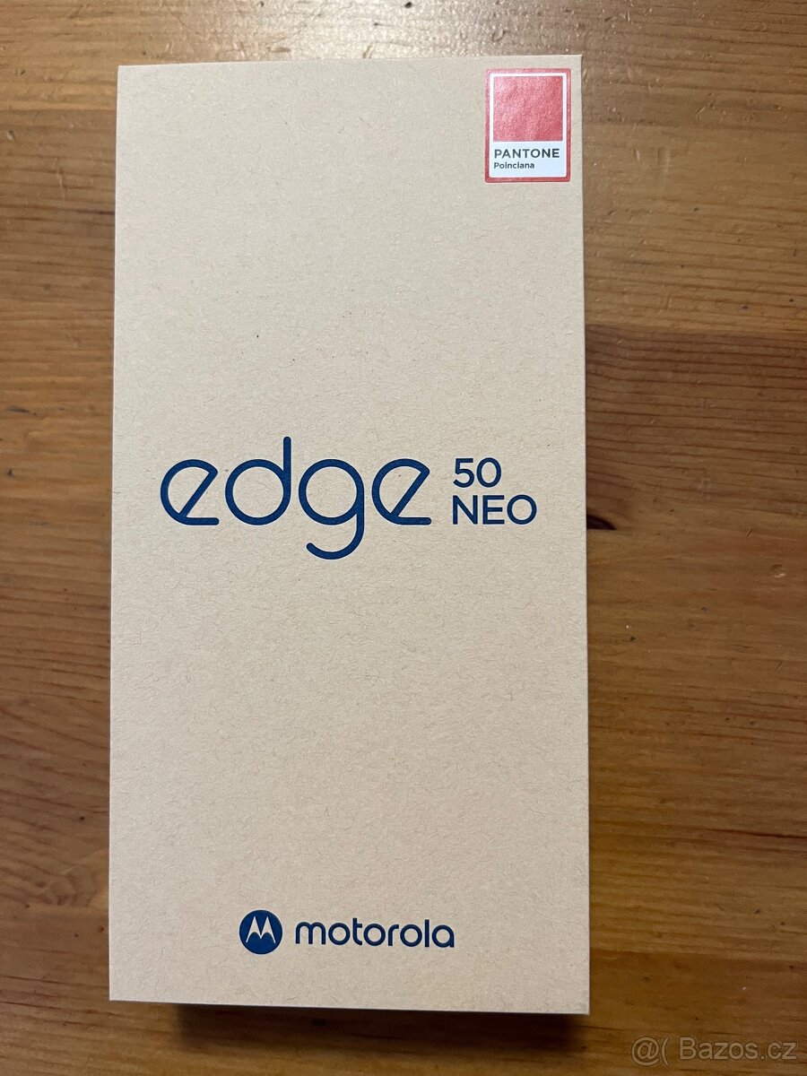 Motorola Edge 50 Neo, oranžová