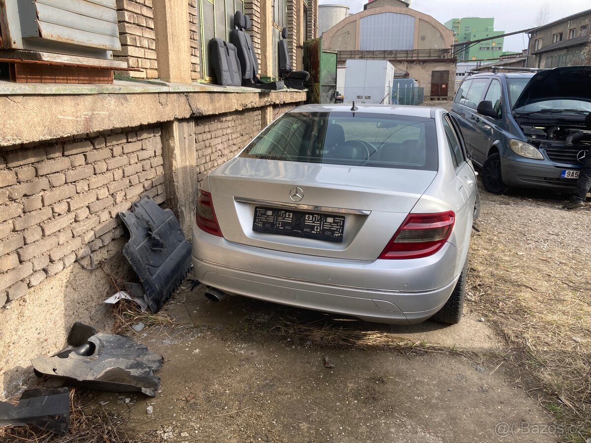 Mercedes W204 náhradní díly