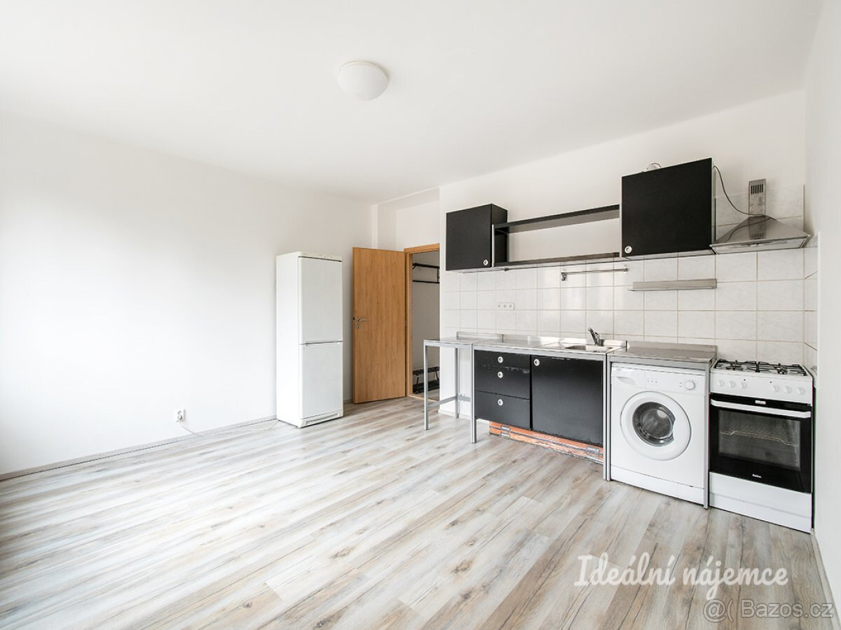 Pronájem bytu 2+kk, Družstevní ochoz, Nusle, 16.900 Kč/měs,