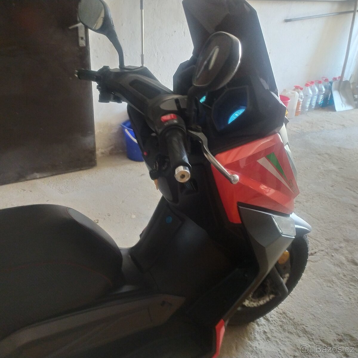 Skútr 125