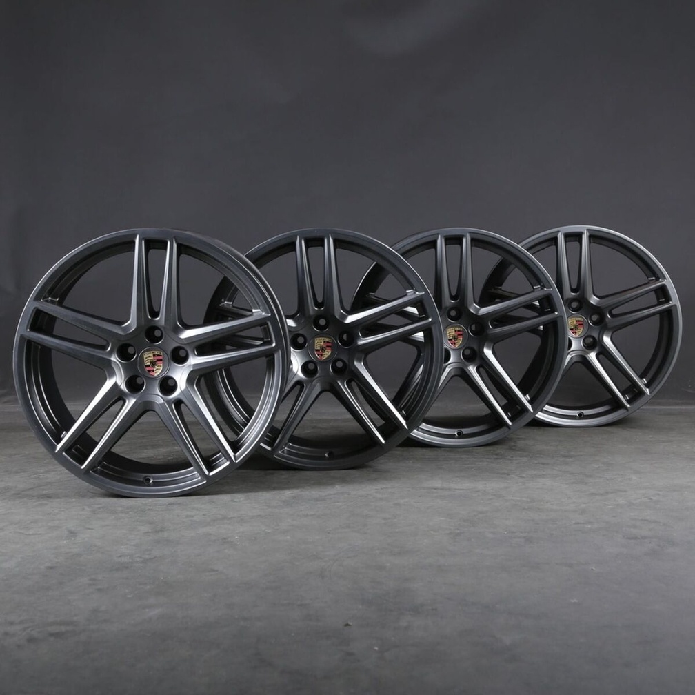 TOP kola Porsche Macan R20 originál