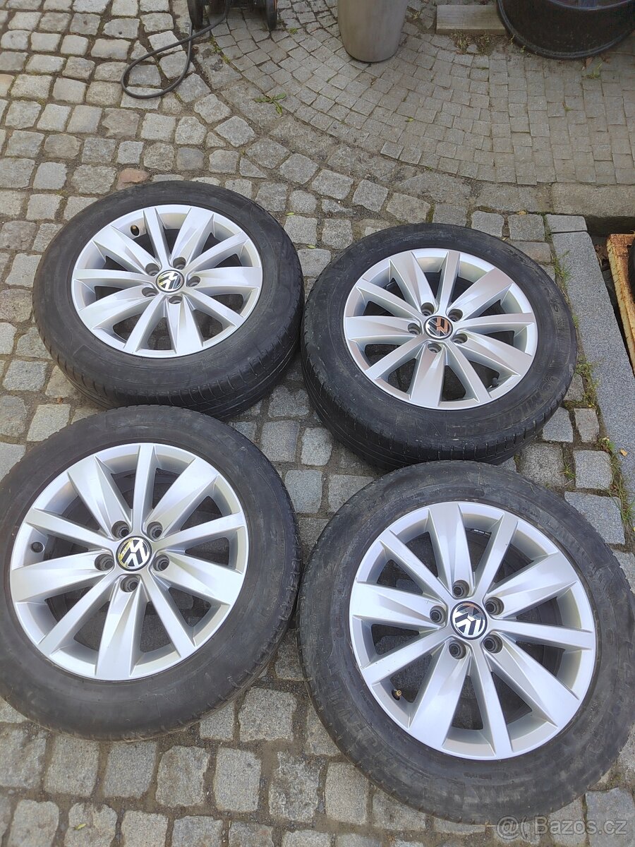 Prodám orig alu 16 Vw Passat Golf 5x112 ET 45 letní pneu