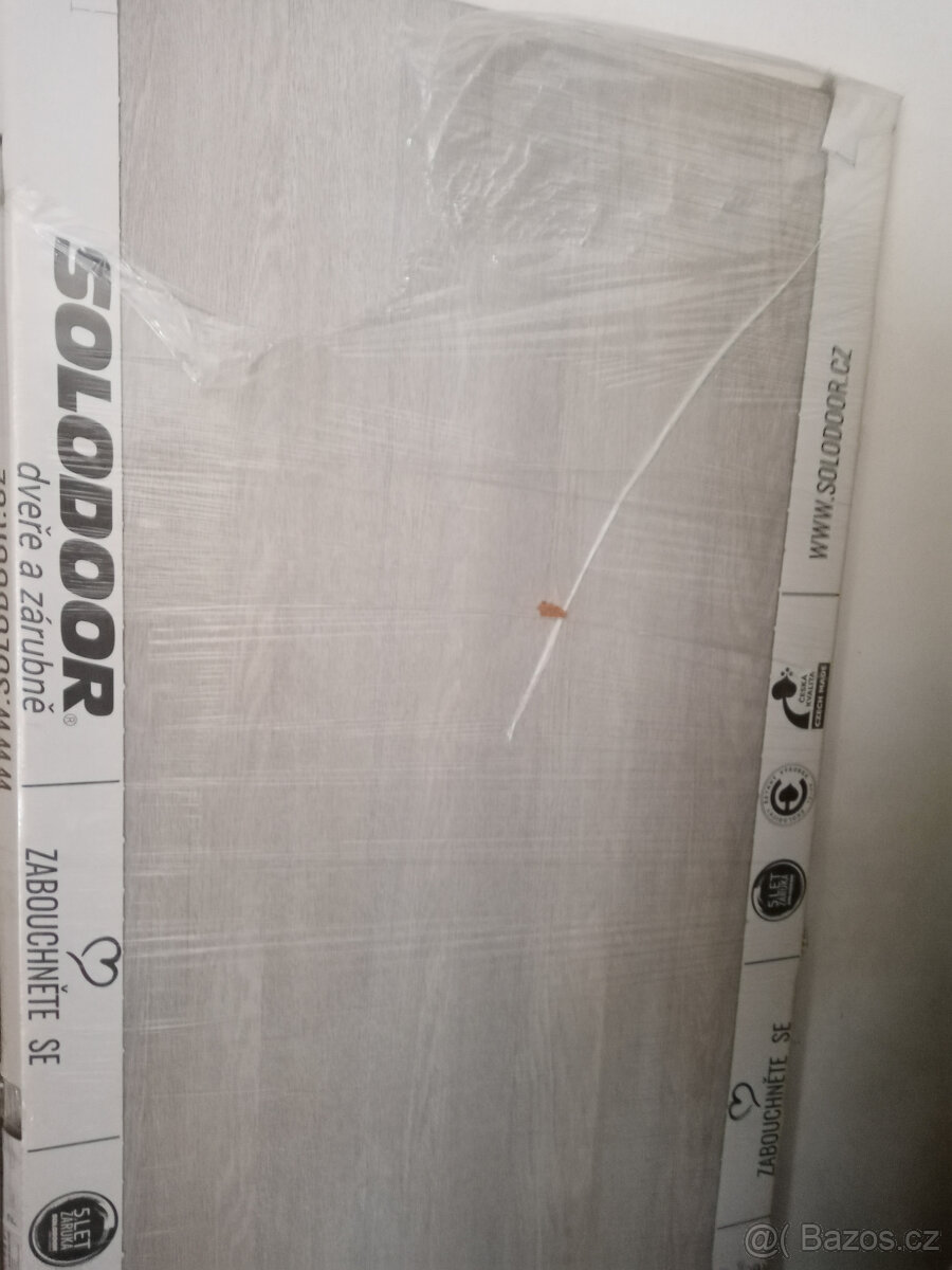 prodám dveře 80 cm ,plné pravé