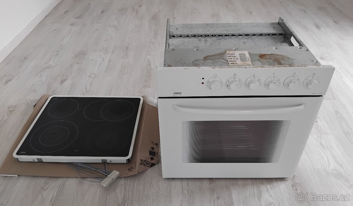 set - elektrická trouba a varná deska značky ZANUSSI