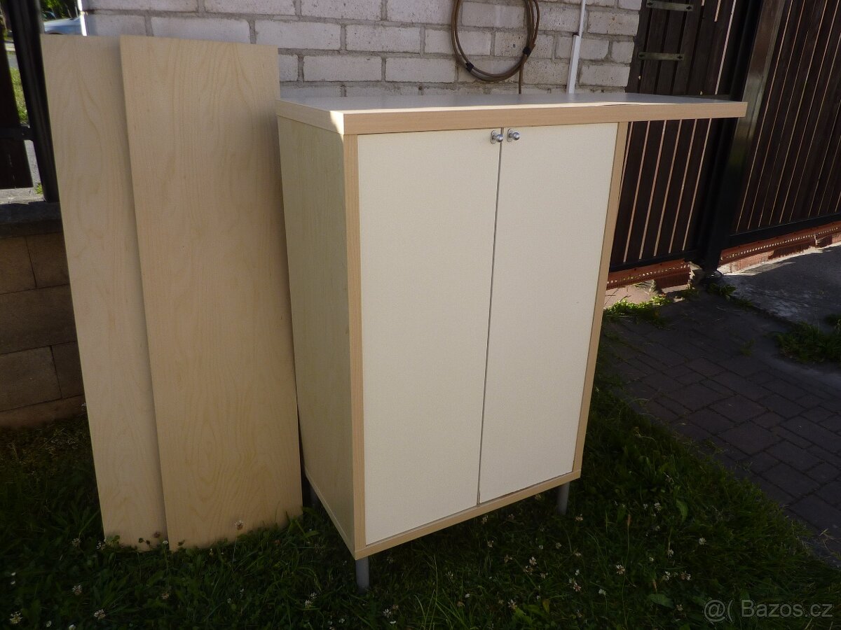 IKEA MAGIKER skříňka dvoudvéřová+ 2x police zdarma