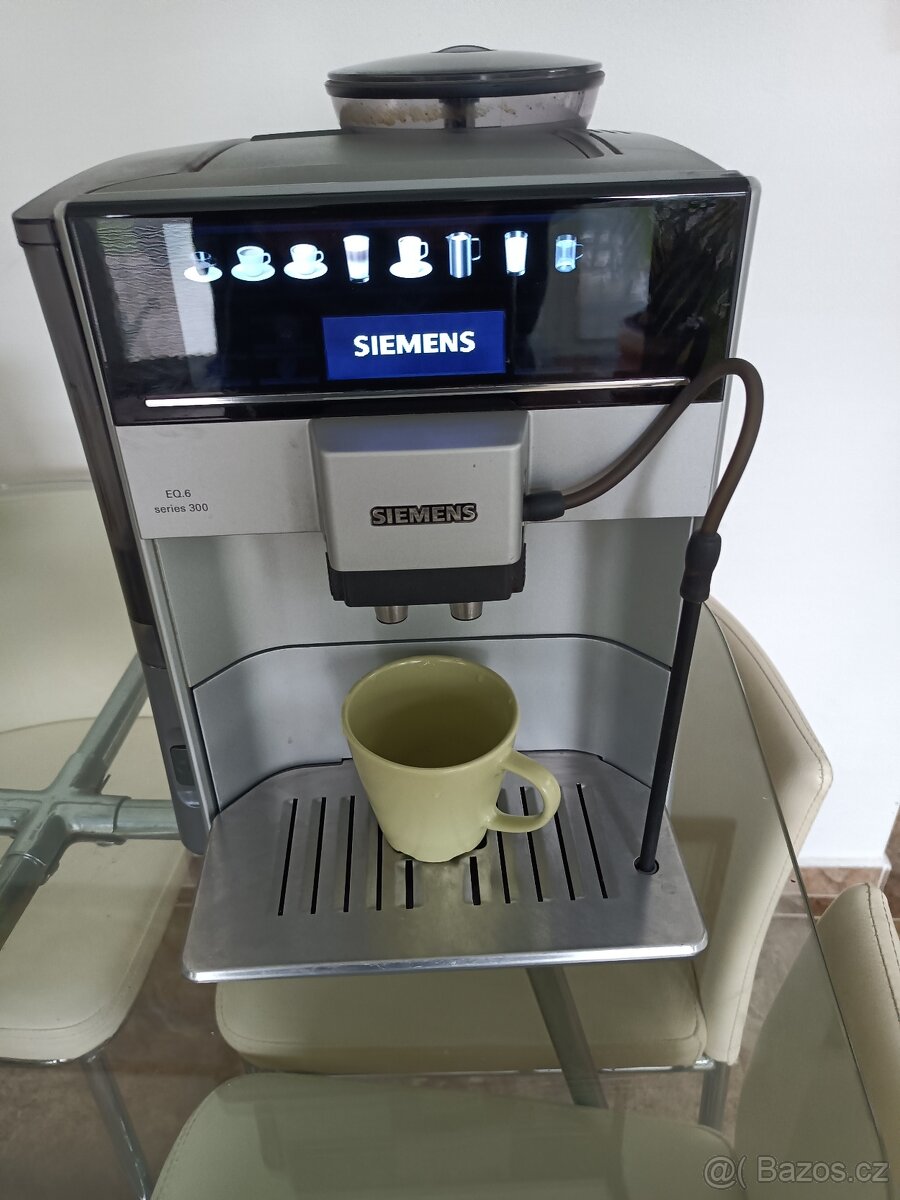 Automatický kávovar SIEMENS EQ.6 S300 -NA OPRAVU