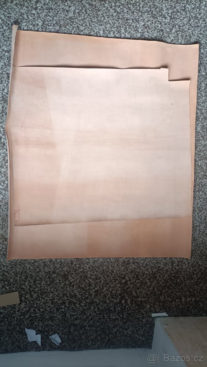 Kůže 71x 84cm a 103x90cm