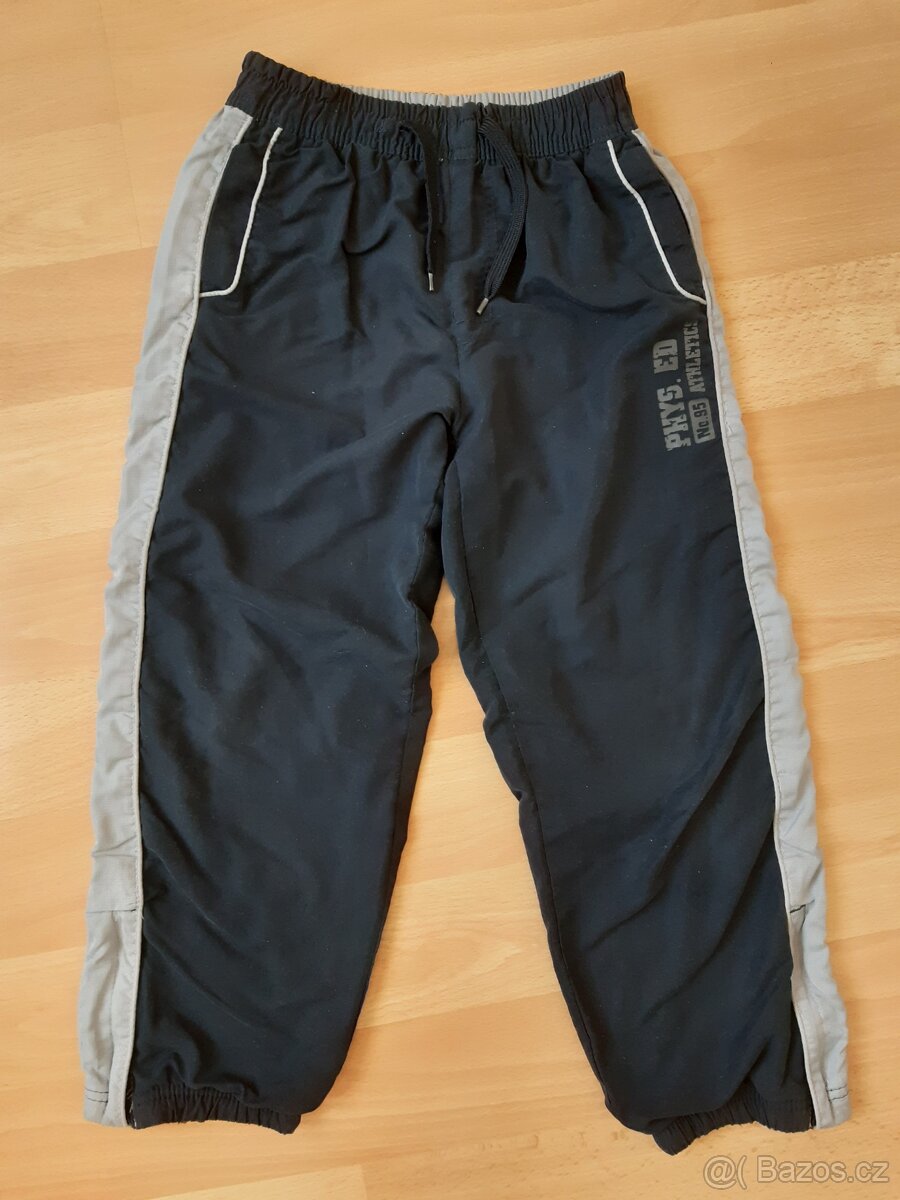 Kalhoty vel. 140 (menší)