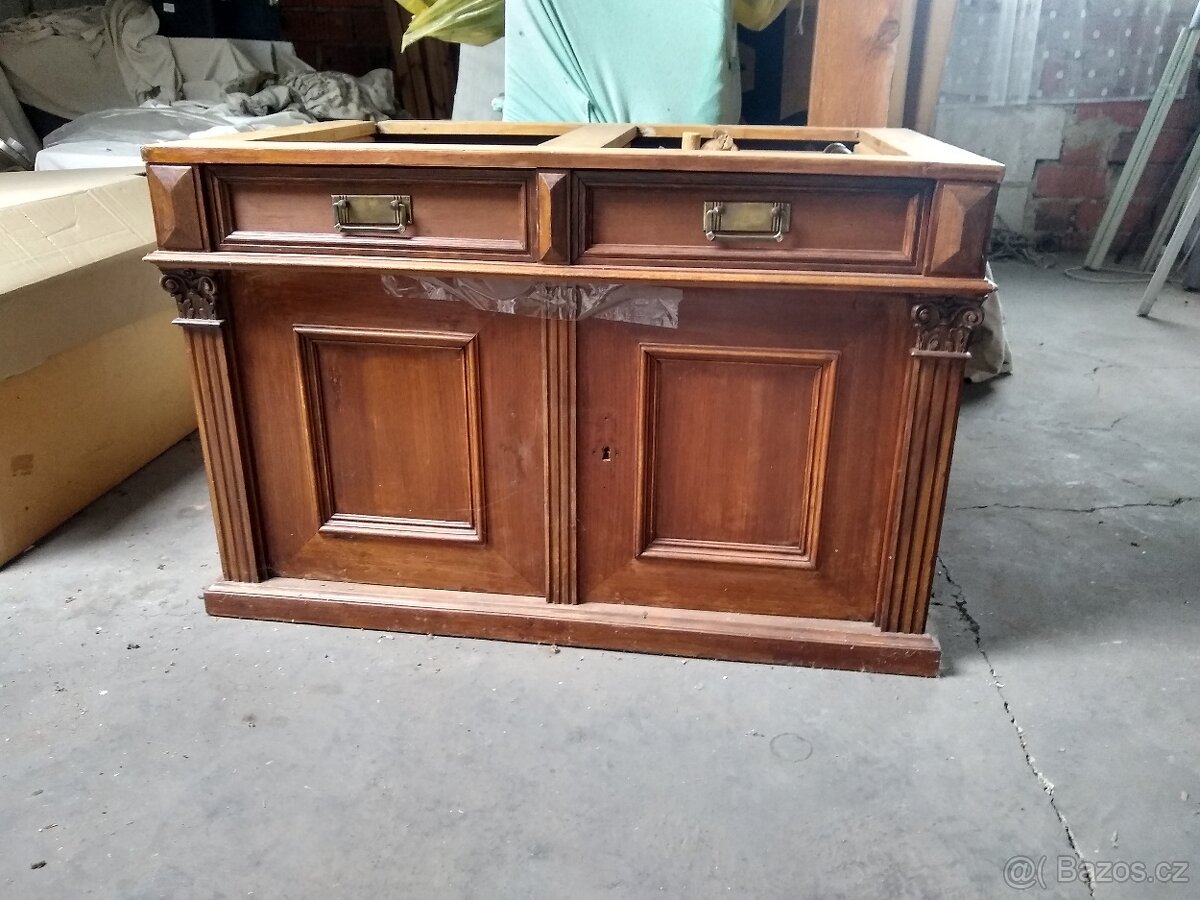 Stará komoda,skřínka
