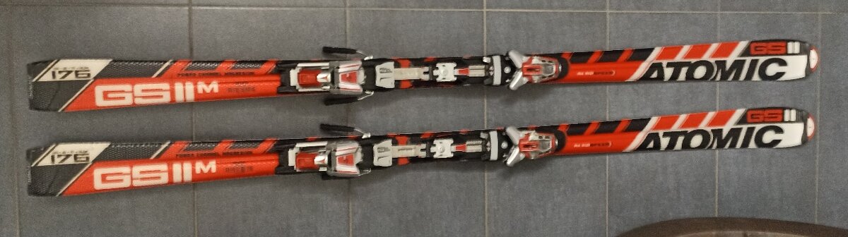 lyže Atomic, vázání Atomic, délka 176 cm