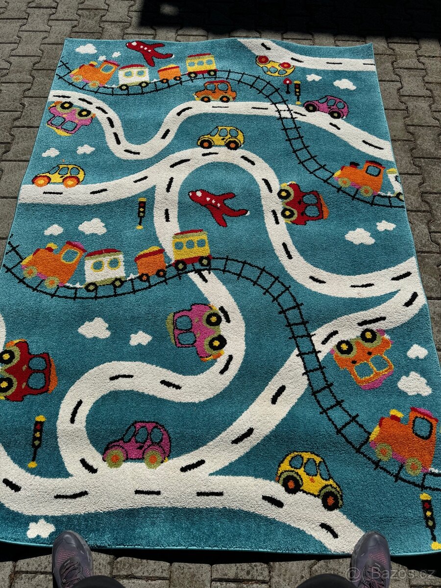 Prodám dětský koberec auta