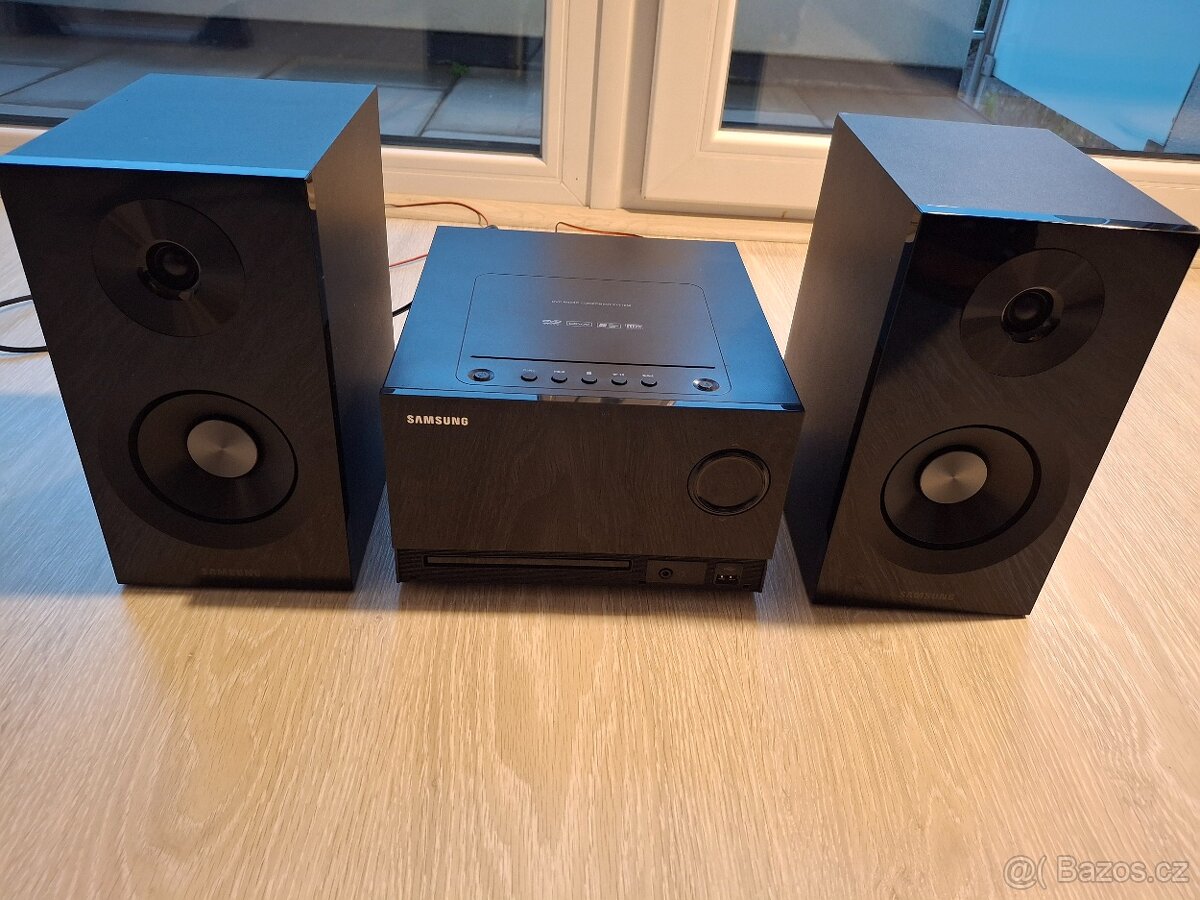 Samsung Hi-Fi mikrosystem MM-C330D