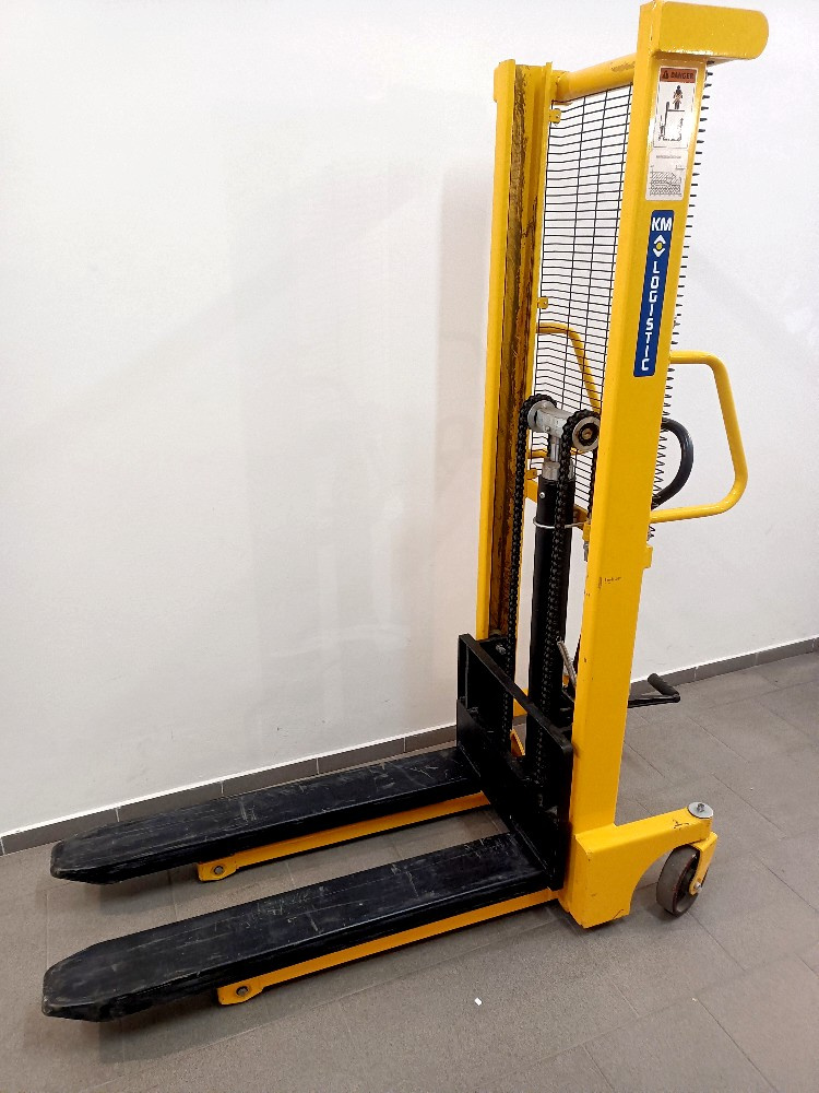 Zánovní vysokozdvižný paletový vozík 1500kg