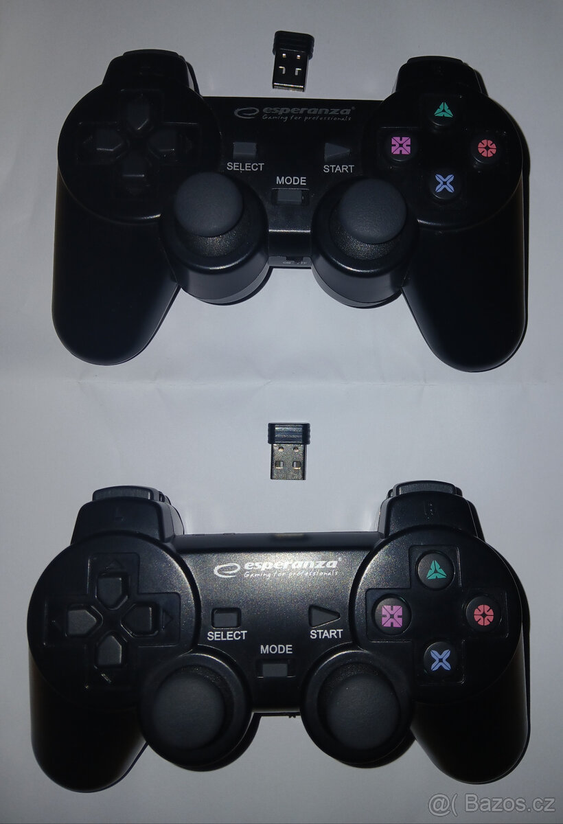 2 x ovladač na PS3 nebo PC