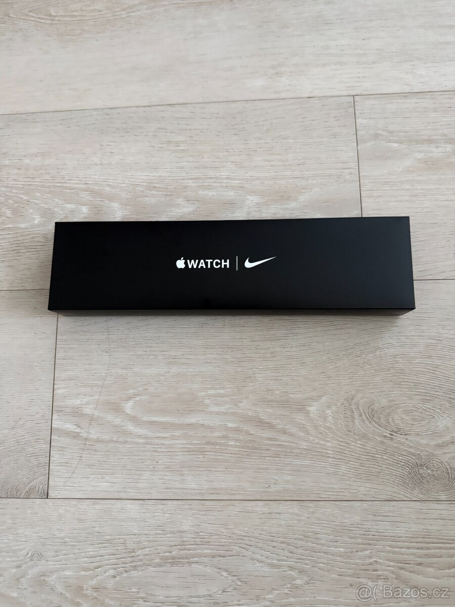 Apple Watch Nike SE 44mm 2020