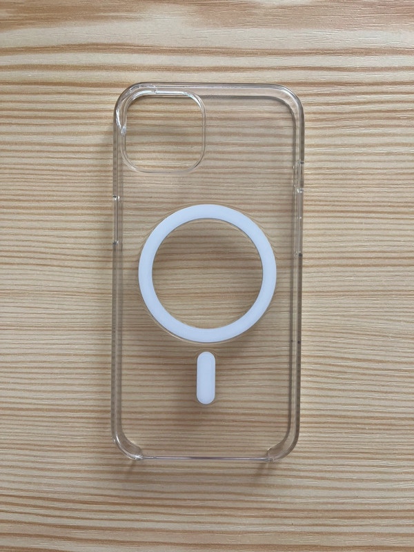 Průhledný kryt s MagSafe na iPhone 13