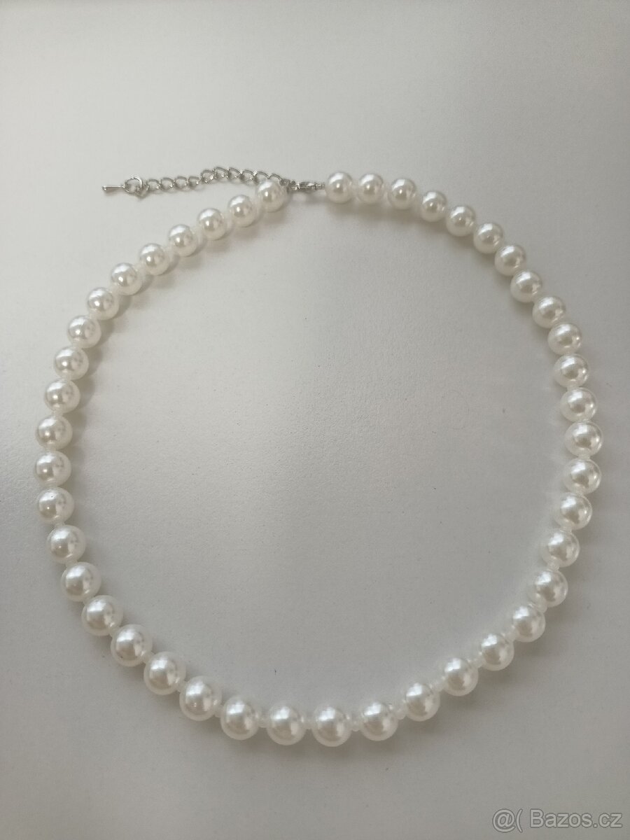 Elegantní perličkovy náhrdelník