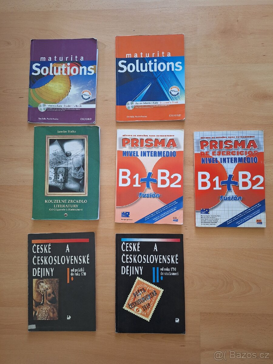 Učebnice angličtiny, španělštiny a dejepisu