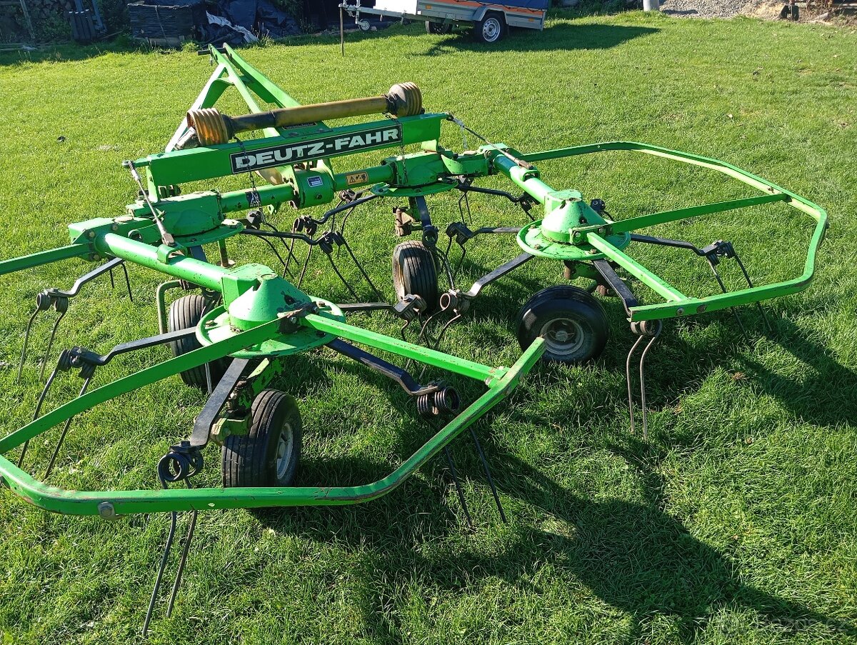 Obraceč sena Deutz Fahr