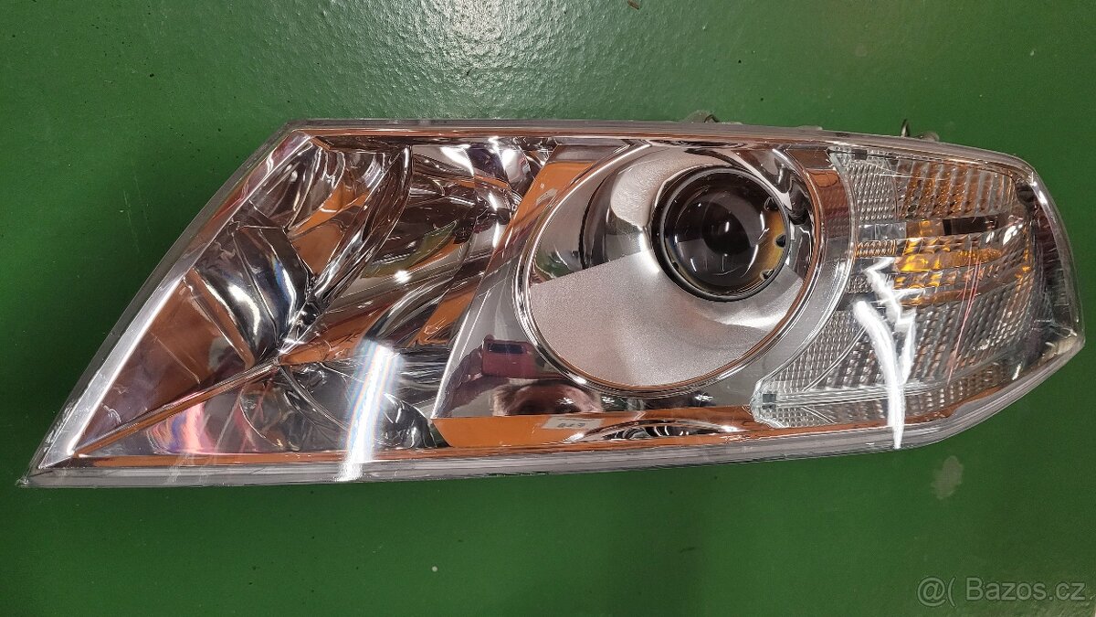 Š. Octavia 2 předface Levý xenon