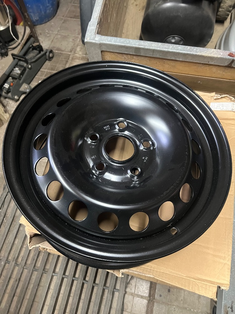 Prodám 4ks disku 6JX15 ET47