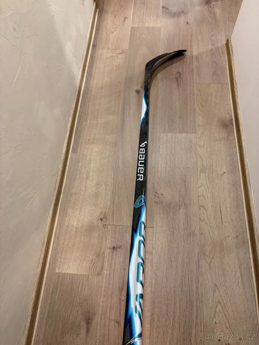Nová hokejka Bauer Flylite Flex 65/ P28 levá, INT