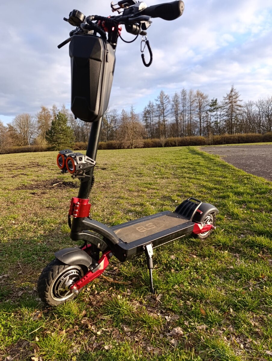 ELS Moto QX10 - 2x1600W - Elektrická koloběžka