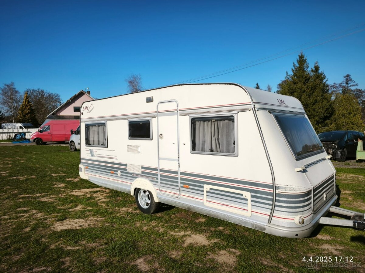 LMC 510, automatický mover, podélné postele, provoz na 12V
