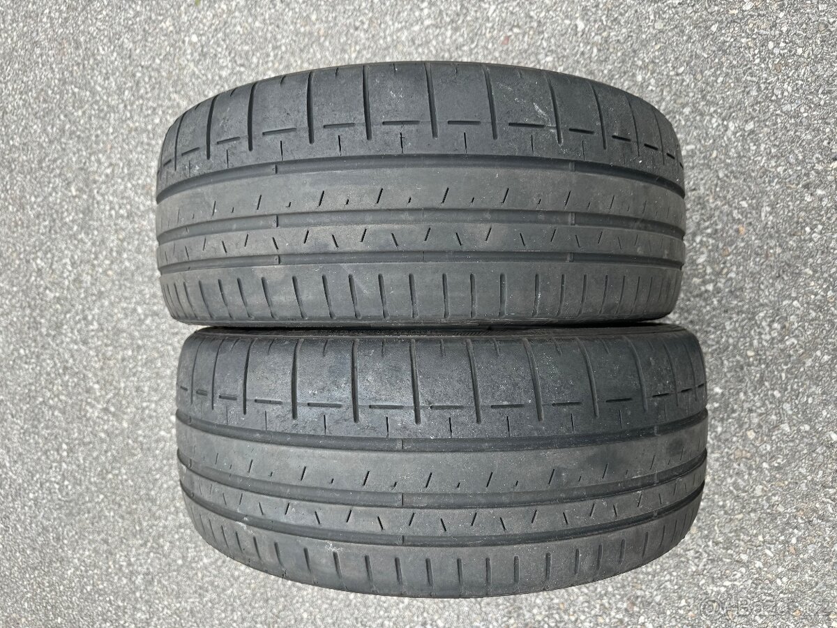 225/35R19