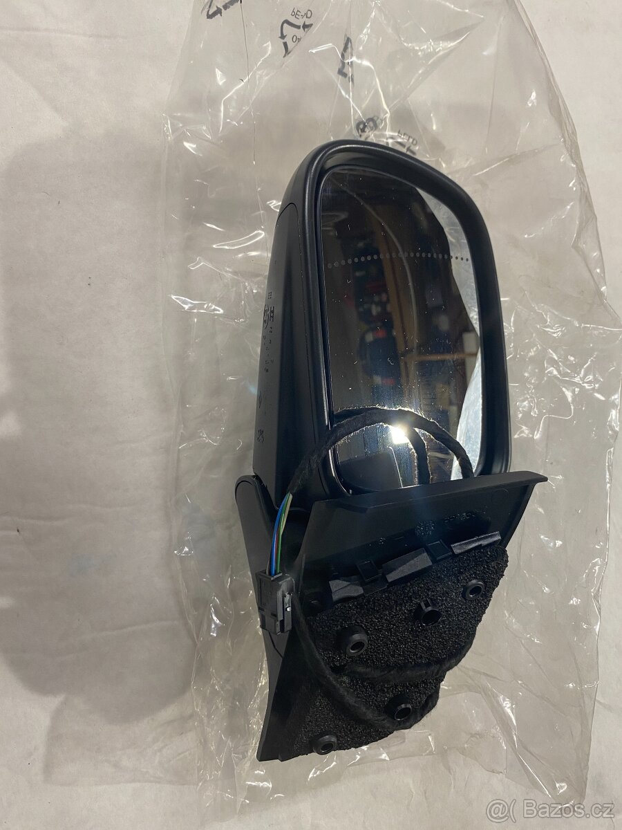 Levé zpětné zrcátko Peugeot 307